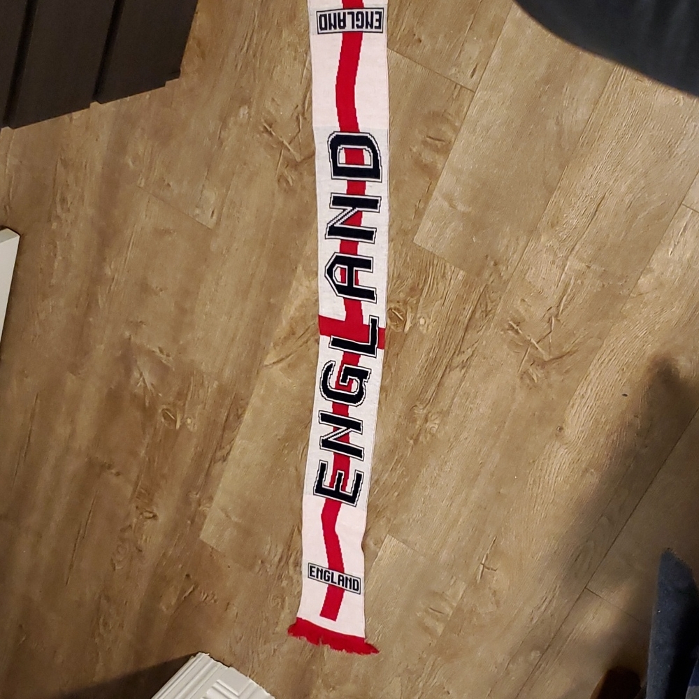 England Scarf - Picture 2 of 4